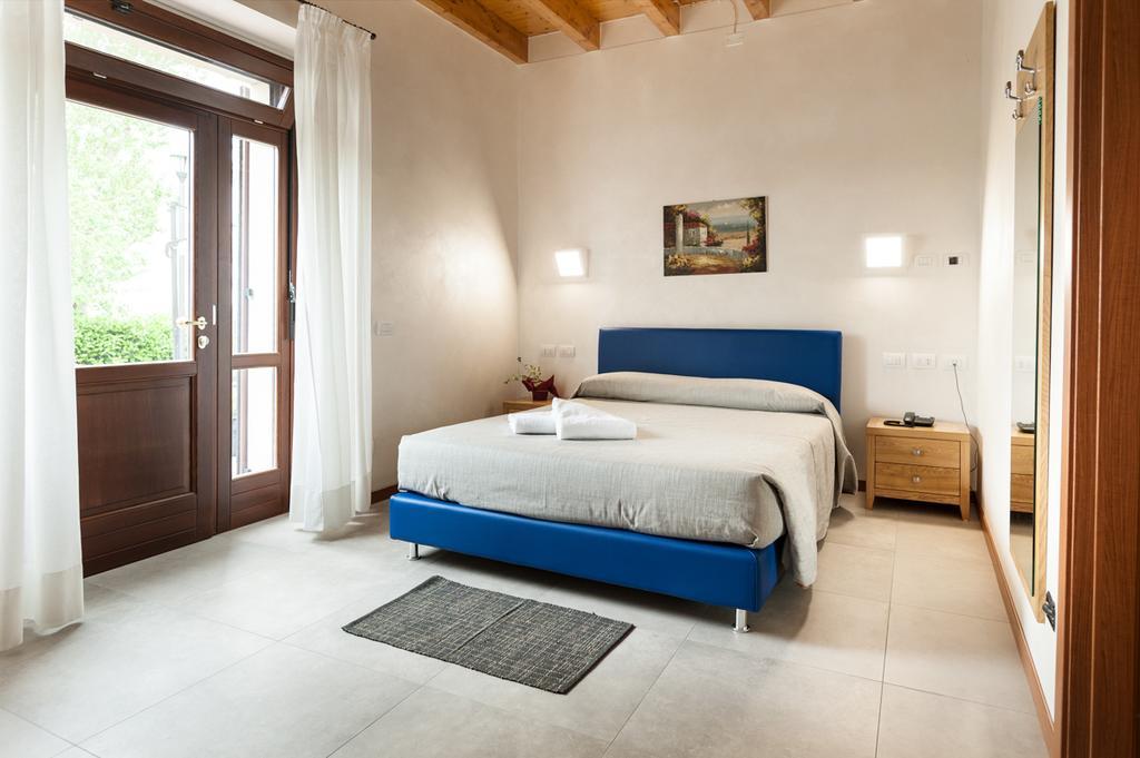 Agriturismo B&B Corte Tonolli Valeggio sul Mincio Δωμάτιο φωτογραφία