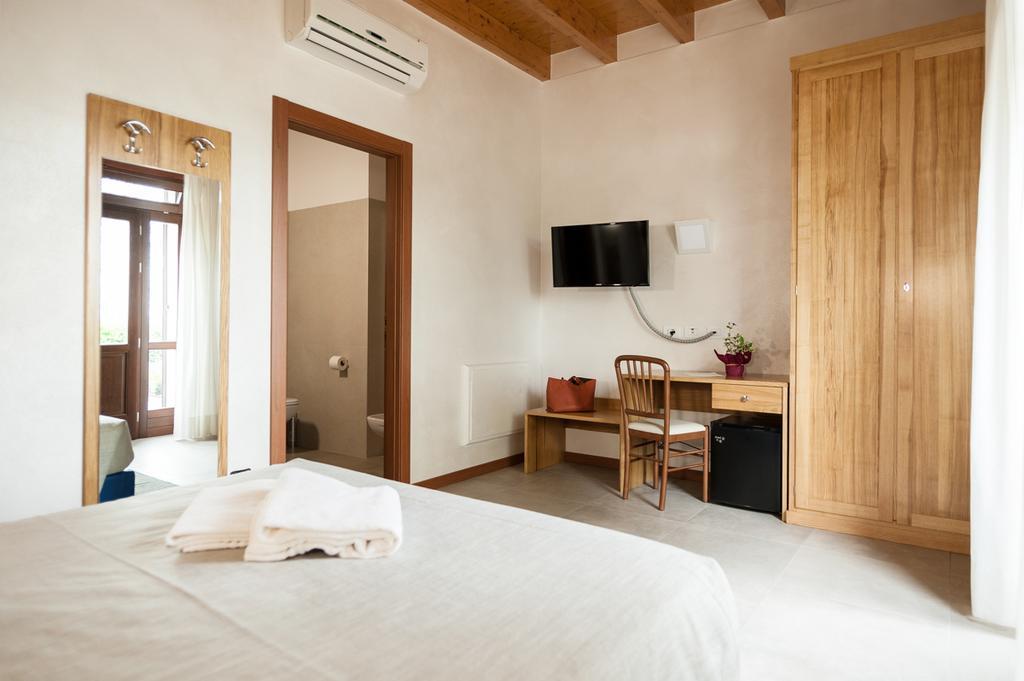 Agriturismo B&B Corte Tonolli Valeggio sul Mincio Δωμάτιο φωτογραφία